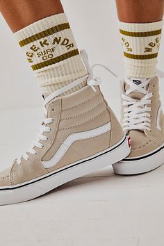 Vans Sk8 Hi Outfit Woman Summer, Womens Vans High Tops Outfit, Women’s Vans Shoes, High Top Vans Aesthetic, Vans High Tops Outfit, Vans Shoes Aesthetic, Van High Tops, Vans Clothes, High Top Shoes For Women