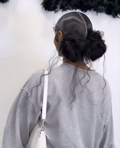 Layed Edges, Low Space Buns, Sleek Ponytail Hairstyles, Quick Natural Hair Styles, Space Buns, Quick Weave Hairstyles, Slick Hairstyles, Dope Hairstyles, Hair Ponytail Styles