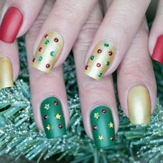 Christmas nail art designs you can do at home or bring to your nail tech! Christmas nail ideas. Christmas nails acrylic. Simple Christmas nails, trendy Christmas nails, Xmas acrylic nails, holiday nails winter for Christmas. Cute Christmas nail designs. Matte winter nails. Sparkle Christmas nails acrylic. Long Christmas nail designs. The grinch Christmas nail design. Candy cane nails. Gold Christmas nail designs. Short Christmas nail designs. The Grinch Nail Art, Grinch Nail Art, Red Sparkle Nails, Christmas Present Nails, Christmas Nail Designs Easy, Nails Xmas, Sparkle Christmas, Santa Nails, Christmas Nail Ideas