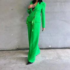 Type de motif : Solide

 Tour de taille : Taille haute

 Longueur: Long

 Type d'ajustement: Coupe régulière

 Matériel: Polyester

 Composition du matériau : 95 % polyester, 5 % élasthanne Elegant Green Pants For Evening, Chic High Waist Workwear Set, Chic High-waist Workwear Sets, Elegant Green Evening Pants, Formal Green Wide Leg Pants For Fall, Chic Solid Color Sets With Straight Pants, Chic Solid Sets With Straight Pants, Chic Sets With Solid Color Straight Pants, Green Wide Leg Pants For Formal Fall Occasions