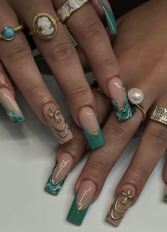 Nail Art Designs Turquoise, Blue And Gold Square Nails, Acrylic Nails Baddie Aesthetic, Green N Gold Nails, Red White Green Nails, Chunky Nail Art, Green With Gold Nails, Emerald Prom Nails, Simple Nails Green