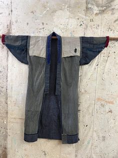 Long Sleeve Cotton Kimono With Natural Dye, Traditional Cotton Outerwear With Natural Dye, Long Sleeve Cotton Kimono With Patchwork, Cotton Patchwork Long Sleeve Kimono, Long Sleeve Cotton Patchwork Kimono, Traditional Indigo Cotton Kimono, Casual Cotton Kimono With Natural Dye, Cotton Kimono With Patchwork And Kimono Sleeves, Modern Japanese Clothing