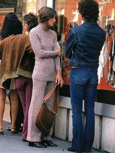 Vintage Moodboard, Looks Jeans, Fashion Hippie, 70s Outfits, Seventies Fashion, Glamour Magazine