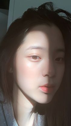 Clear Pale Skin, Pale Skin Aesthetic, Sanggul Modern, Korean Skin Care Secrets, Korean Glass Skin, Clear Glowing Skin, Skincare Secrets