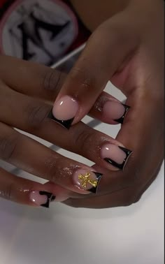 Short Black And Gold Nails Ideas, Overlay Nails, Turning 25, Cute Short Nails, Star Tattoo