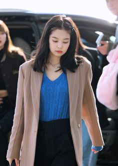 Jennie Airport Fashion, Jennie Airport, Korean Airport Fashion, Physical Features, Planner Inspiration, Anime Dress, Airport Fashion, Airport Style