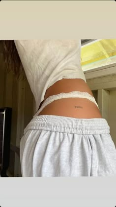 Dr Tattoo, Small Girly Tattoos, Muster Tattoos, Petite Tattoos, Inspiration Tattoos, Cute Tiny Tattoos, Classy Tattoos, 1 Tattoo