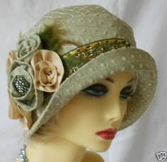 1920s Vintage Inspired Green Brocade Cloche Hat Flapper Great Gatsby Downton | eBay Style Année 20, Gatsby Art, Flapper Hat, Robes Vintage, 1920s Vintage