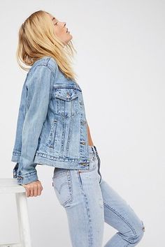 Denim Photoshoot, Woman In Jeans, Canadian Tuxedo, Look Jean, Denim On Denim, Denim Day, Trendy Swimwear, Levis Jacket, Double Denim