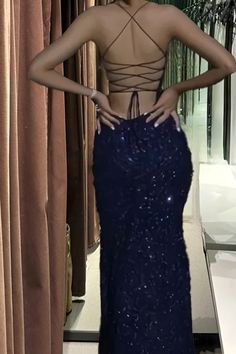 الأزرق الداكن الترتر فساتين حفلة موسيقية طويلة حورية البحر الصليب العودة فساتين السهرة الحزب Blue Evening Dress With Corset Back For Gala, Party Season Mermaid Hem Dress With Sweep Train, Blue Sequined Mermaid Dress For Gala, Party Dress With Fitted Bodice In Mermaid Style, Party Dress With Fitted Bodice And Mermaid Shape, Blue Sequined Mermaid Dress For Prom, Mermaid Gown For Prom Night Out, Mermaid Gown For Prom Night, Mermaid Gown For Prom Season Night Out