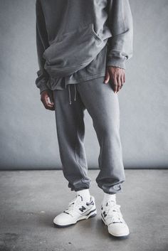 CORE SWEATPANT Cotton Sweatpants With Drawstring And Relaxed Fit, Oversized Sweatpants With Ribbed Waistband For Lounging, Relaxed Sweats For Streetwear In Fall, Baggy Sporty Sweats For Loungewear, Oversized Comfortable Joggers For Loungewear, Sporty Cotton Sweatpants For Streetwear, Oversized Comfortable Joggers With Ribbed Waistband, Casual Oversized Joggers With Elastic Waistband, Oversized Casual Joggers With Elastic Waistband