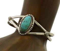 ad eBay - Find many great new & used options and get the best deals for Navajo Bracelet 925 Silver Kingman Turquoise Native American Artist C.80's at the best online prices at eBay! Free shipping for many products! Navajo Bracelet, Native American Artists, 925 Silver, Product Information