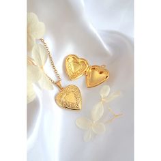 18 Karats Heart Locket Necklace. Pet Gear, Heart Locket Necklace, Unique Necklace, Happy Animals, Heart Locket, Mobile Photography, Locket Necklace, Unique Necklaces, Steel Chain