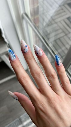 City Break Nails, Summer Nail Art Designs 2024, Blue Nails Summer 2024, Summer Nails Ideas 2024, Summer Nail Art 2024, Summer Nails Blue, Blue Summer Nails, Pink Gel Nails, Winter Nails Acrylic