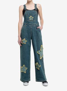 Star Patch Denim Overalls | Hot Topic Overalls Cute Outfit, 70 Clothes, Big Overalls, Stars Fashion, Stars Clothing, Space Dress Up Day School, Farming Fashion, Back Pocket Design, Overalls Cute