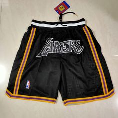 Size: XL Lakers Black Jersey, Black Jersey Outfit, Nba Basketball Shorts, Lakers Shorts, Los Angeles Basketball, Lakers Logo, Nba Mvp, Basketball Pants, Nba Outfit