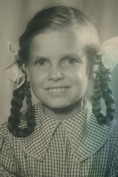 Weekly Hairstyles, Hair Styles Kids, 1930s Hair, Musical Hair, 40s Hairstyles, Hair History, 1950s Hairstyles, 50s Hairstyles, Imaginary Friends