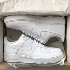 Brand New White Air Force Ones Zapatillas Nike Air Force, White Air Force Ones, Air Force Shoes, Nike Shoes Air Force, Dr Shoes, Cute Nike Shoes, Nike Air Force Ones, Cute Nikes, Mens Nike Shoes