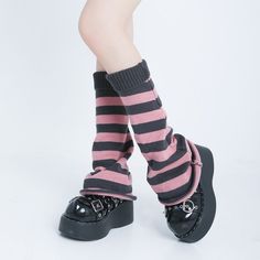 Pastel Goth Leg Warmers, Leg Warmers And Platforms, Kuromi Leg Warmers, Black And Pink Clothes, Wool Leg Warmers, Vestidos Anime, Kawaii Goth, Gothic Grunge