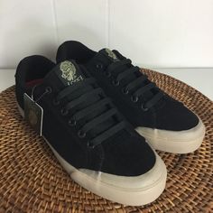 Circa Mens 50r Lopez Black Skateboarding Skate Shoes Size Mens 6.5 Boys New. Brand New In Box Never Use Their Black/Gum. Theremin Size 6 1/2 But Definitely Can Be Used As Children Shoes Please Let Me Know If You Have Any Questions Perfect For Back To School Shelf Black Yeezys, Retro 11 Concord, Puma Sneakers Men, Nike Lunar Force, Air Jordan Retro 11, Blue Basketball Shoes, Jordan Retro 11, Weight Lifting Shoes, Nike Air Jordan 5