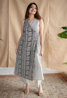 Beige Fakira Handblock Printed Mul Cotton Straight Kurta. Model height is 5'3" and is wearing a size S. Indian Kurta Designs, New Kurti Designs, New Kurti, Long Kurta, Indian Kurta, Desi Outfits, Straight Kurta, Kurta Designs, Co Ord Set