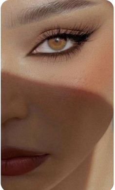 Powerful Eye Makeup, Makeup Looks For Amber Eyes, Cowgirl Eye Makeup, Makeup On Almond Eyes, Desert Makeup Looks, Soft Fox Eye Makeup, Upturned Eye Makeup, Makeup Almond Eyes, Italian Makeup Looks