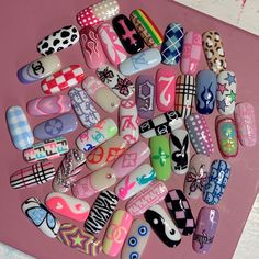 Nail art , nails, nail designs, funky nails, gel nails, designer, trendy nails Retro Nails, Nail Techniques, Valentine Nail Art, Drip Nails, Really Cute Nails, Long Square Acrylic Nails, Unique Acrylic Nails, Gem Nails, Short Acrylic Nails Designs