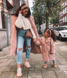 Womens Winter Fashion Outfits, Cute Coats, Mommy Daughter, Family Fashion, Mother And Daughter