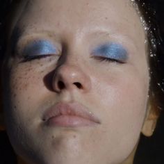 Makeup Blue Eyeshadow, Maxine Minx, Wallpaper Backgrounds Pc, Bleached Eyebrows, X 2022, Movie Makeup, Mia Goth, X Movies, Inspo Makeup