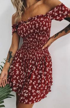 Summer Society Dress Red Floral Summer Time Outfits, فستان زهري, Red Floral Dress, Online Dress Shopping, Helly Hansen, Outfits Women, Kettlebell, Outfits Casuales