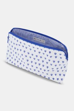 Roller Rabbit Pencil Case, Roller Rabbit Makeup Bag, Roller Rabbit Bag, Hearts Makeup, Stuff Bag, Preppy School Supplies, School Suplies, Preppy Bags, Cute Makeup Bags