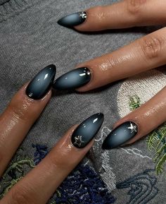 Aura nails are such a fun and aesthetic nail design that's so trendy right now! Check out these cute aura nail designs to inspire your next mani... #aura #nails Black And White Aura, White Aura Nails, Aura Nail Designs, Aesthetic Nail Design, Aura Nail, Nails With Stars, White Aura, Aura Nails, Aesthetic Nail