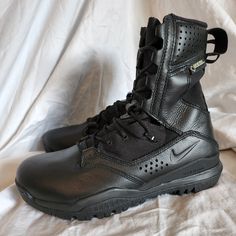 New With Tags, Only Tried On. Sold Out In This Size On Nike Site. Unisex, Men's Size 6.5, Fits Women's Size 8.5 (Only 1 Pair For Sale- Listed In Both Men's And Women's) Built For The Tactical Athlete. Made With Waterproof Fabric And Durable Leather, The Nike Sfb Field 2 8" Gore-Tex Is A Lightweight Yet High-Performance Boot Designed To Support Heavier Loads In All Theaters. The Sole Is Equipped With An Aggressive Tread Pattern That Provides Exceptional Traction Over Challenging Terrain, While An Tactical Athlete, Study Outfit, Nike Sfb, Rope Climbing, Tactical Shoes, Duty Gear, Tactical Boots, Smart Casual Outfit, The Arch