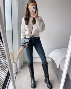 Outfits Con Jeans, Blue Jean Outfits, Jeans Outfit Winter, Mode Zara, 11th Grade, Outfit Jeans, Mode Inspo, Winter Mode