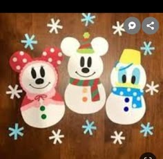 Mickey Mouse Christmas Bulletin Board, Disney Window Decoration Ideas Christmas, Disney Christmas Classroom Door, Disney Christmas Bulletin Boards, Disney Christmas Classroom, Disney Christmas Classroom Door Ideas, Disney Christmas Door Decorations, Disney Christmas Door, Disney Window Decoration