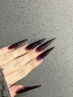 Emo Stiletto Nails, Vampy Nails, Nail Halloween, Vampire Nails, Winter Nail Art Designs, Halloween Nail Art Ideas, Punk Nails, Gothic Nails, Edgy Nails