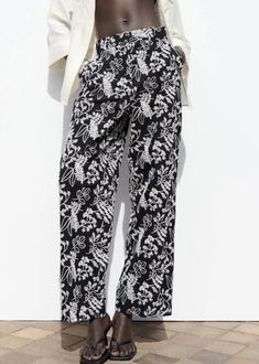 ZARA Women’s Embroidered Straight Fit Crop Pants Trousers Size M. Casual Embroidered Straight Leg Pants, Casual Straight Leg Embroidered Pants, Floral Print Bottoms For Fall Workwear, Casual Straight Leg Bottoms With Floral Embroidery, Chic Relaxed Fit Printed Bottoms, Chic Printed Bottoms With Relaxed Fit, Floral Print Straight Leg Work Bottoms, Zara Cotton Pants For Spring, Floral Print Straight Leg Bottoms For Workwear