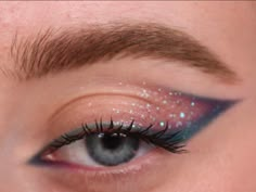 Colorful Prom Makeup, Cassie Howard Makeup, Make Up Wedding Guest, Festival Looks Makeup, Astrology Makeup, Celestial Makeup, Make Up Yeux, Sun Makeup, Aesthetic Festival