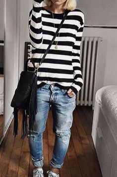 New Street Style, Outfit Trends, Pinterest Fashion, Street Style Looks, Cozy Fashion, Ripped Jeans