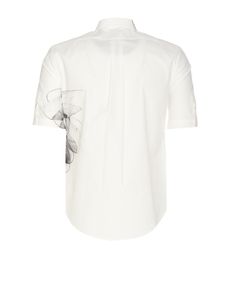 100% Cotton | Alexander Mc Queen Men's Dragonfly Shirt in White Black | SS24 Designer Relaxed Fit Summer Shirt, Designer Summer Shirt With Relaxed Fit, Fitted Casual Cotton Blouse, Designer Cotton Tops For Summer, Modern Slim Fit Top With Spread Collar, Designer Relaxed Fit Summer Tops, Designer Relaxed Fit Tops For Summer, Modern Cotton Short Sleeve Blouse, Designer Fitted Collared Shirt