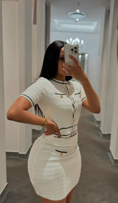 #selfie #selfiesunday #selfiequeen #lifestyle Cute White Outfits Black Women, White Dress Baddie, White Dinner Outfit, Spring Dress Outfits Casual, White Dinner Dress, Girly Outfits Classy, White Outfit Aesthetic, Cute Professional Outfits, Chic Dress Classy