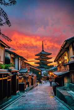 Japan Pretty Places, Historical Temples, Places To Visit In Japan, Japan Bucket List, Golden Pavilion, Cherry Blossom Japan, Reading Manga, Asia Trip, Asian Aesthetic