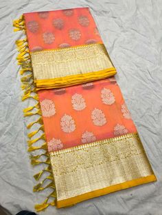 Venkatagiri Sarees, Unique Blouse Designs, Unique Blouse, Latest Colour, Pattu Sarees, Color Combination, Blouse Designs, Color Combinations