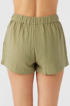 Cute and lightweight pull-on short that has a solid color design and comfort elastic waist. O'Neill Women's woven short 2.5" Inseam Elastic waistband Solid color wash 100% Cotton Crinkle Double Gauze