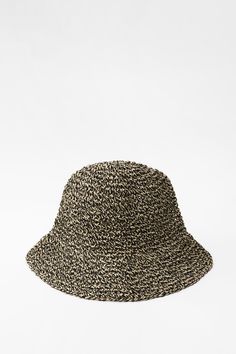 CONTRASTING BUCKET HAT