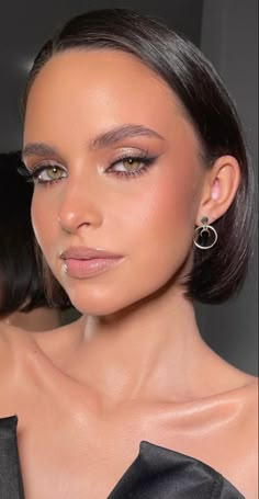 Natural Makeup With Dark Eyes, Makeup Inspo Wedding Guest, Wedding Guest Make Up Hazel Eyes, Makeup For A Pink Dress Night, Black Dress Wedding Makeup, Airbrushed Makeup Look, Neutral Eye Makeup Green Eyes, Wedding Makeup Inspo Brown Eyes