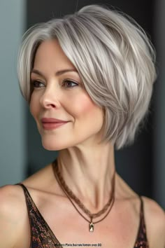 Short Silver Hair, Grey Hair Inspiration, Natural Gray Hair, Short Grey Hair, Short Choppy Hair, Bob Hairstyles For Fine Hair