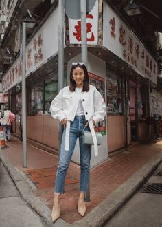 Japan Outfit Winter, Hongkong Outfit, Jenny Tsang, Spring Outfits Japan, Japan Outfits, Japan Outfit, Travel Outfit Summer, How To Pose, White Jacket