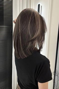 Haircut For Women 2023, Medium Length Haircut For Women, Layered V Cut Hair, Watches Aesthetic, Med Hair, V Cut Hair, Hair Color Inspiration, Haircut For Women, Korean Hair Color