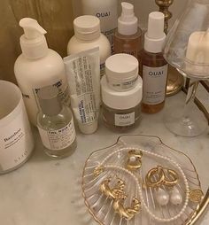 - beauty - products  - skincare - aesthetic Ouai Wave Spray, Haut Routine, Wave Spray, Pretty Skin, Beauty Skin Care Routine, Shampoos, Skin Care Essentials, Makeup Skin Care